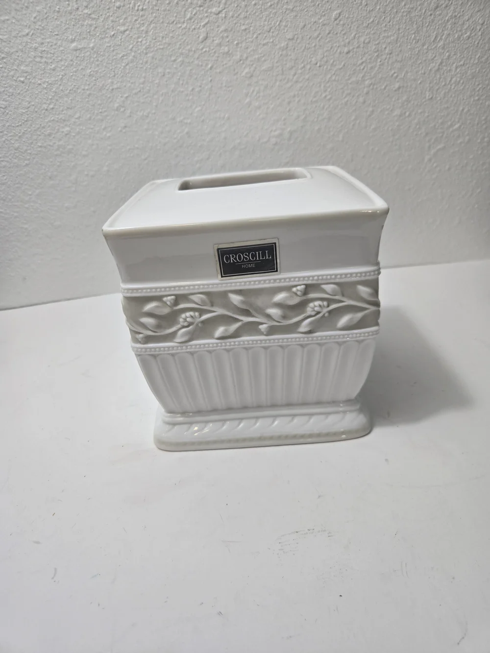 Croscill White Ceramic Decorative Tissue Holder